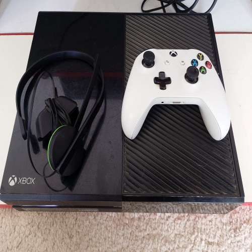 خرید ایکس باکس وان وردسا با 2 بازی و هدفن فابریک