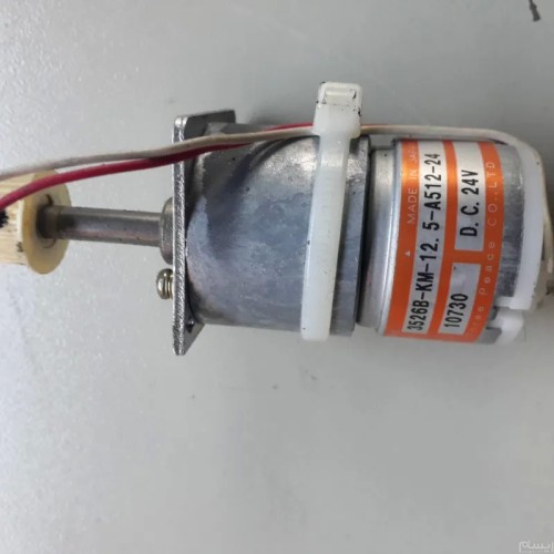 فروش موتور گیربکس دار 24 ولت دو عدد با قیمت مناسب