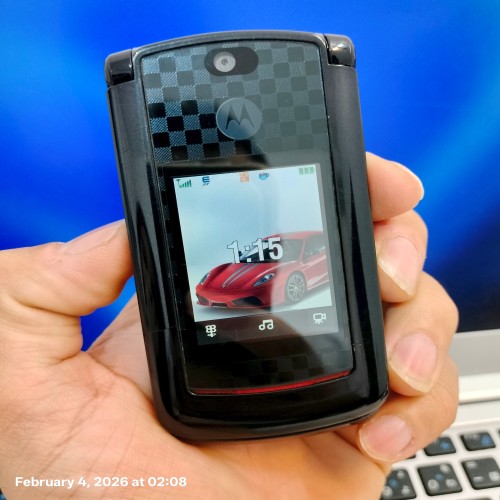 موتورولا V9 لوکس و سفارشی فراری در ایران