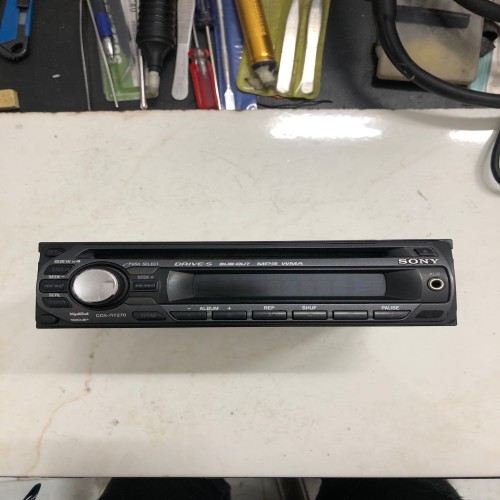 پخش سونی GT270، قابلیت پخش CD و رادیو و AUX