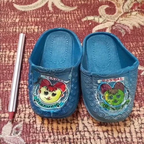 فروش کفش قدیمی دم پایی دهه شصت خانوم کوچولو