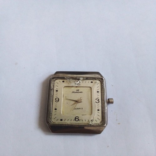 فروش قاب بدنه ساعت مچی با موتور کد 727 – دست دوم