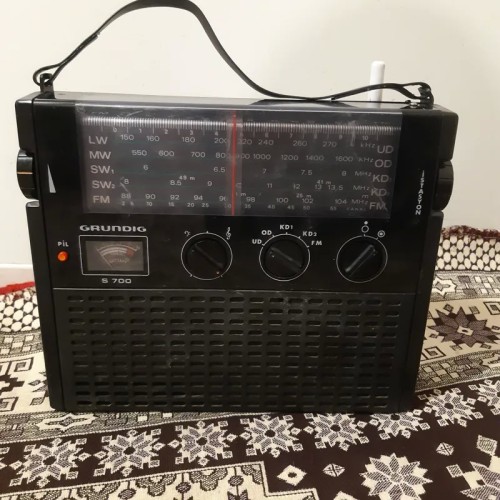 رادیو گراندیک 5موج قدیمی با کیفیت عالی و قیمت مناسب