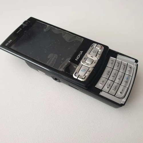 فروش گوشی نوکیا N95 هشت گیگ با شارژر و باتری سالم