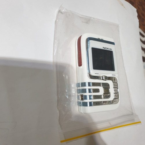 فروش نوکیا 7260 قدیمی سالم با باتری و شارژر