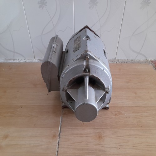 الکترو موتور PEM قدیمی دینام با 1 اسب و 1400 دور