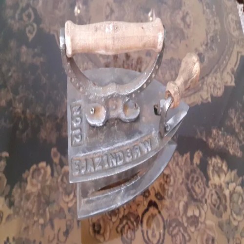 فروش اتو زغالی قدیمی و کلکسیونی سالم