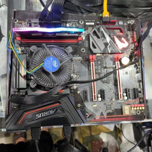 فروش باندل گیگابایت Z370 با رم 8 گیگ و سی پی یو G5400