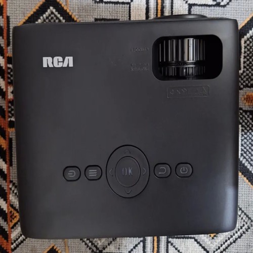 فروش ویدیوپرژکتور فول امکانات آکبند با قیمت مناسب