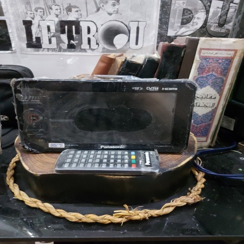 پرتابل وتلویزیون دیجیتال با باتری و پورت‌های کامل