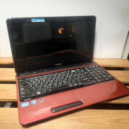 فروش لپ تاپ توشیبا با رم 8 و هارد 500 گیگ