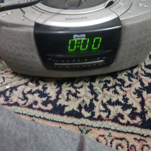 فروش ساعت سی دی پلیر الارم با رادیو قوی و امکانات هوشمند