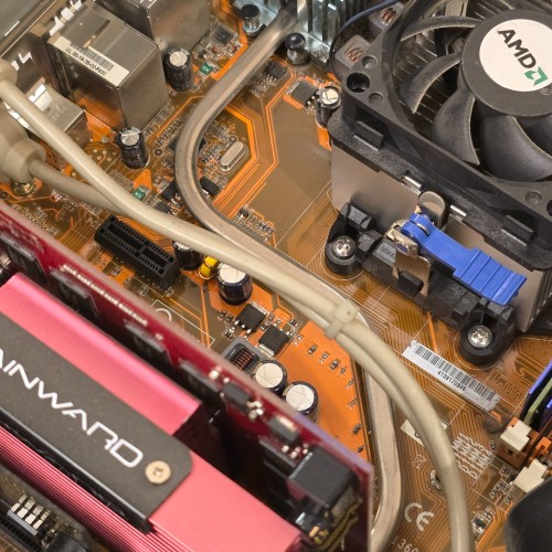 کیس کامپیوتر اقتصادی خانگی و اداری با اشانتیون