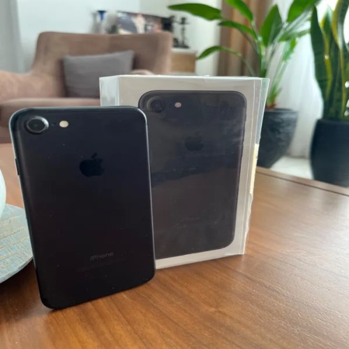 فروش آیفون 7 تمیز و بدون خط و خش با گلس نو