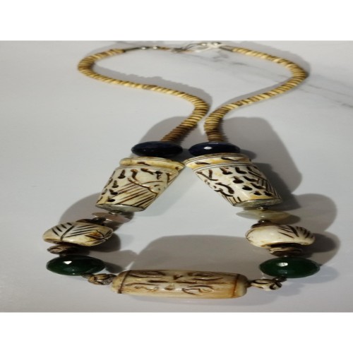 فروش گردنبند قدیمی ودستساز با مهره های زیبای یاقوت