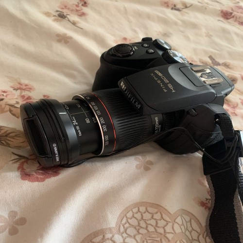 فروش دوربین فوجی فیلم HS20 با بهترین قیمت و کیفیت عالی