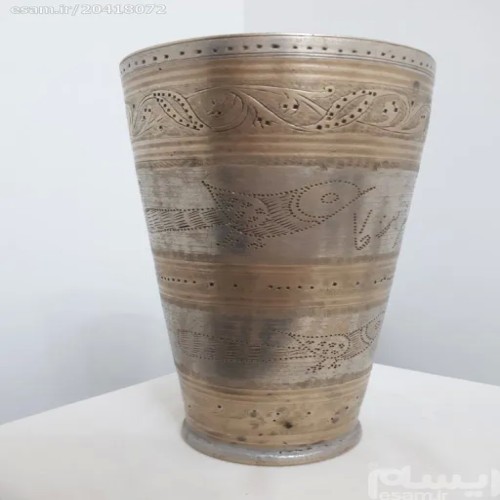 فروش لیوان بزرگ برنجی با کیفیت و طراحی خاص