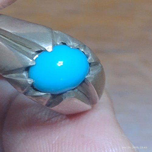 خرید انگشتر فیروزه دستساز با رنگ آبی فوق محک طبیعی وردسا