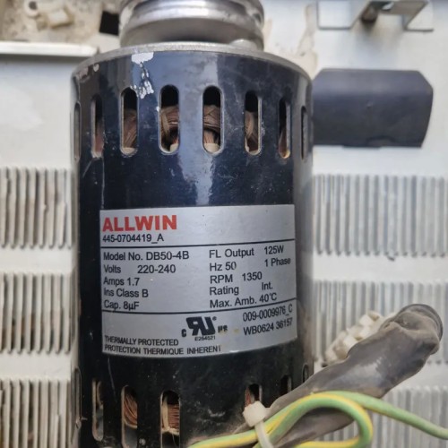 فروش موتور 220 ولت 1350 دور باد هم خارجی