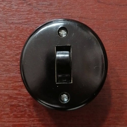 فروش کلید برق قدیمی اِلما نوستالژی سالم و تمیز