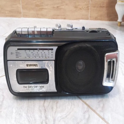 فروش رادیو ضبط آیوا با اقلام سالم و کامل