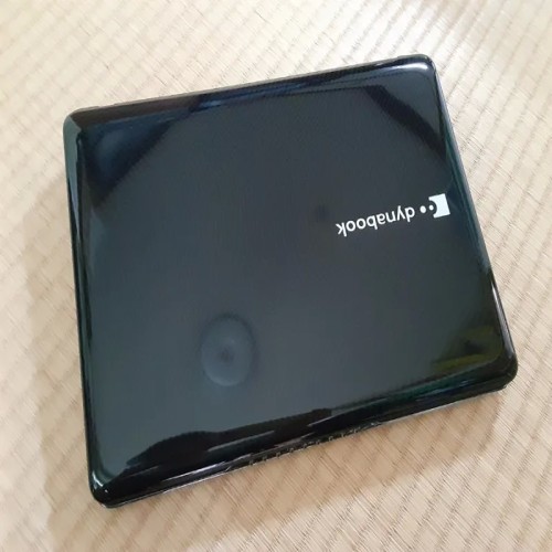 فروش لپ تاپ توشیبا خوش با پردازنده قدرتمند و قیمت مناسب