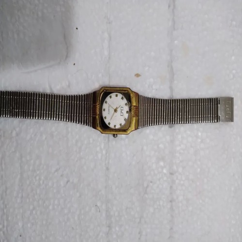 فروش ساعت مچی QQتست نشده