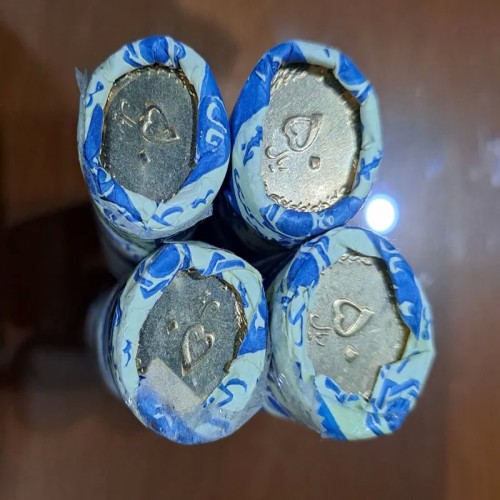 فروش 4 رول 50 ریالی معصومه برنز با چسب خورده