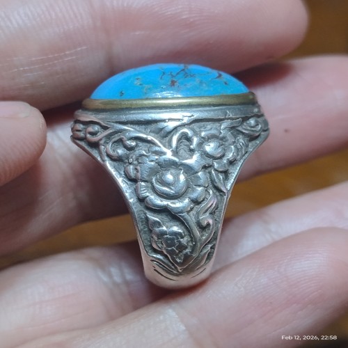 انگشتر فیروزه نیشابوری با رکاب قلم سه بعدی قدیمی