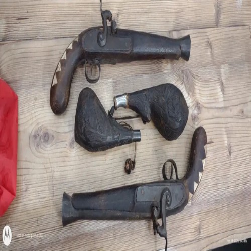 فروش تپانچه قدیمی با جای باروت