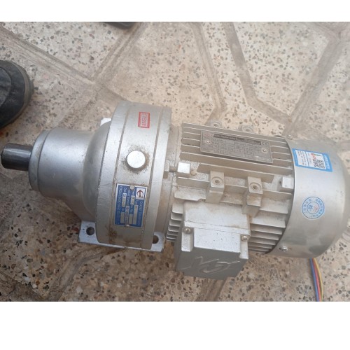فروش الکتروموتور گیربکس سه فاز 1 اسب با ارسال سریع