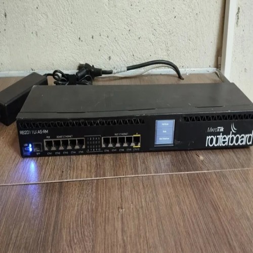 فروش روتر میکروتیک RB2011UiAS RM با پورت ده Poe