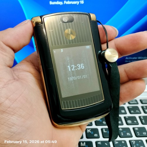 موتورولا V8 آنتیک لاکچری بدون رجیستر و تعمیر