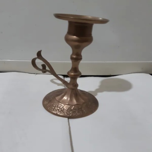 فروش شمعدان قدیمی برنزی با طراحی زیبا و خاص