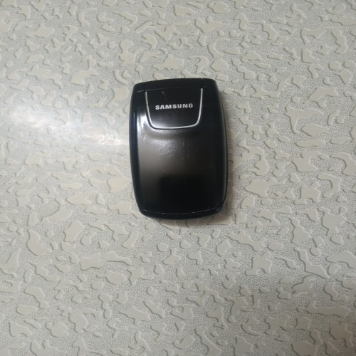 فروش سامسونگ تاشو مدل C270 با شارژر و بدون جعبه