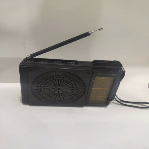 فروش رادیو دو موج سانیو RP-5130 سالم و با قیمت مناسب