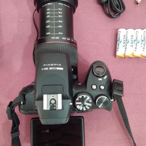 فروش دوربین فوجی فیلم سوپر زوم 16 مگاپیکسل