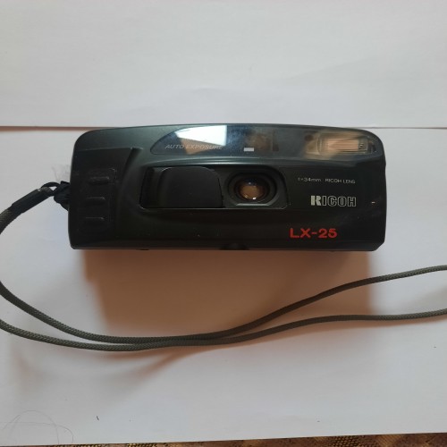 فروش دوربین عکاسی قدیمی Ricoh با قیمت مناسب