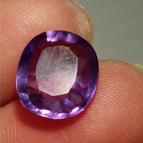 فروش یاقوت کبود طبیعی سوسنی رنگ با بهترین قیمت