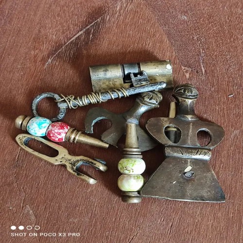 قفل و کلید و چفت قدیمی برنجی منقل قاجاری و دیگه