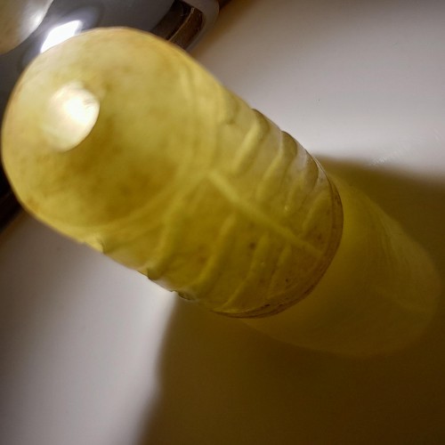 مهره یشم قدیمی با طرح حکاکی و کیفیت عالی