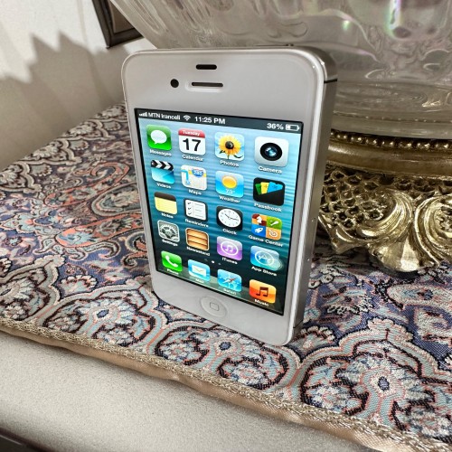 فروش iphone 4s 16 GiG