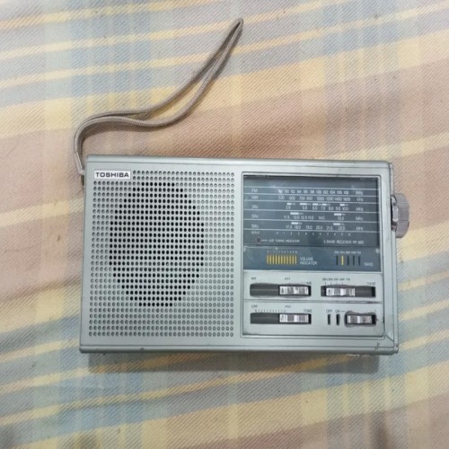 فروش رادیوتوشیبا ژاپن سالم و بدون خط و خش
