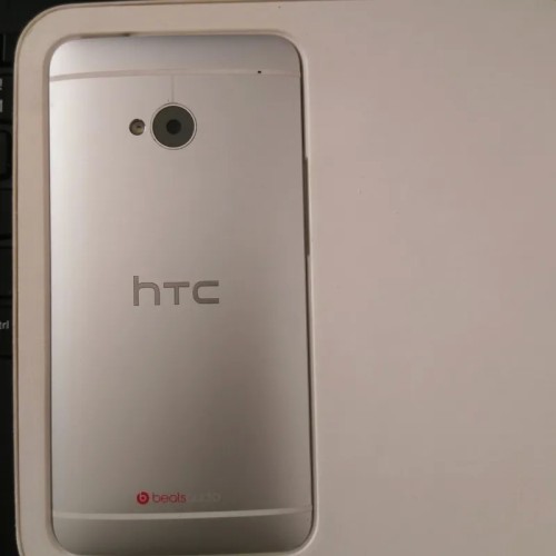 فروش گوشی HTC One m7 نقره‌ای با اندروید 7 و حافظه 32