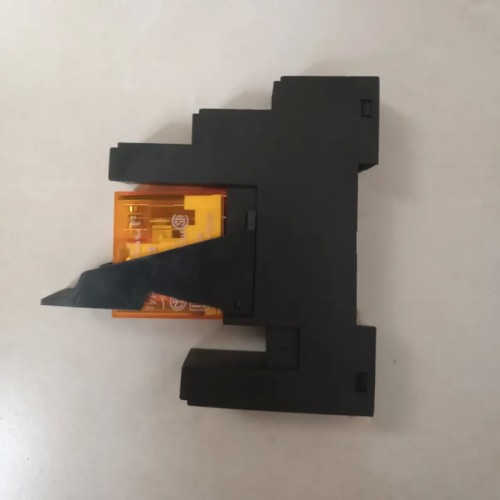 فروش رله 8پایه فیندر 220ولت AC با قیمت مناسب