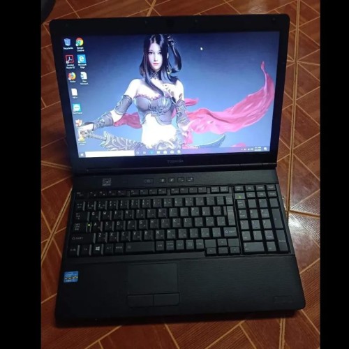 فروش لپ تاپ توشیبا دانشجویی با قفل بایوس و پردازنده i5