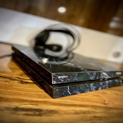 فروش PS4 Fat 1T تازه سرویس شده و بدون صدا