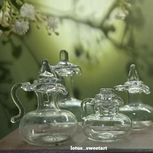 پارچ تزیینی مینیاتوری شیشه ای دست ساز و ظریف