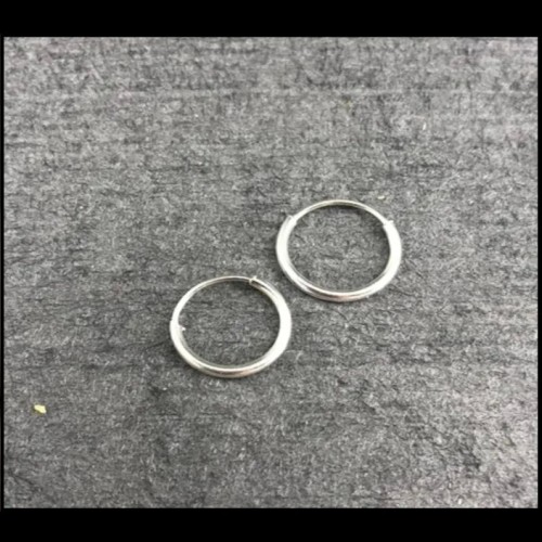 گوشواره حلقه ای نقره سالم و زیبا با قیمت مناسب