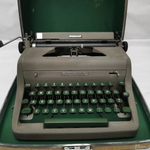 فروش ماشین تایپ رویال ساخت آمریکا با کیف در حد نو